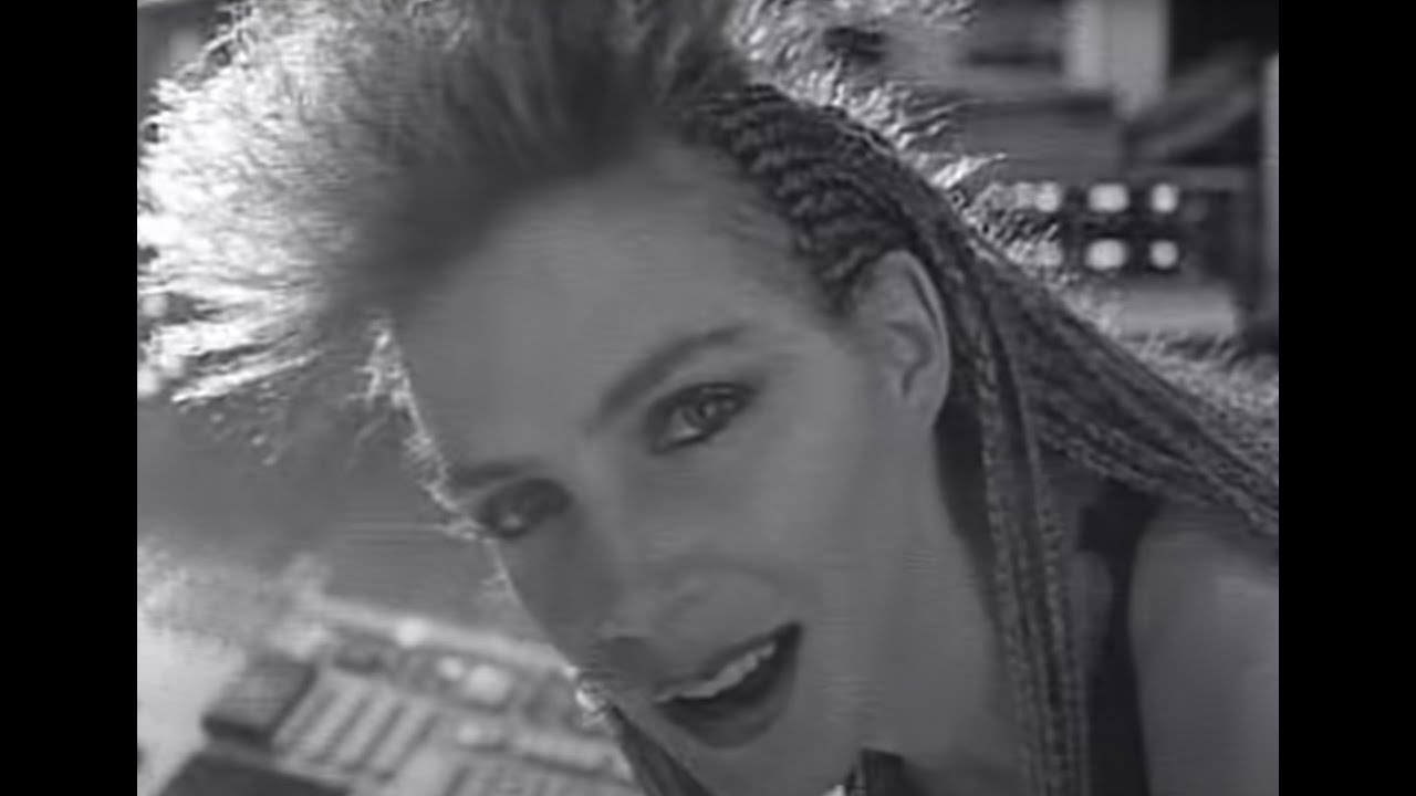 Don't Wanna Fall In Love